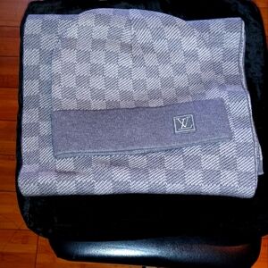 Louis Vuitton Hat and Scarf Set!(will not separate)Unisex